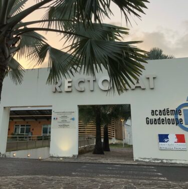 Photographie de la façade du Rectorat de la Guadeloupe